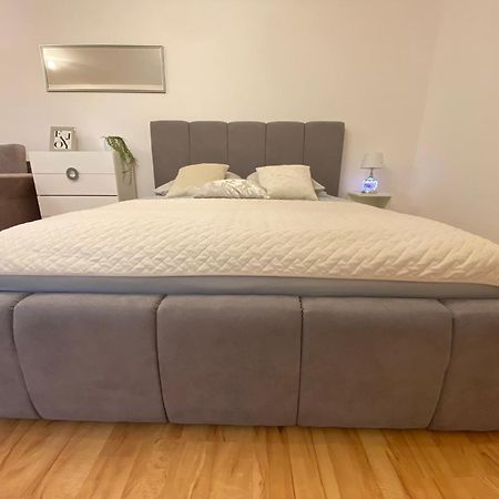 Apartament Rodzinny Z Ogrodem 치에신 외부 사진
